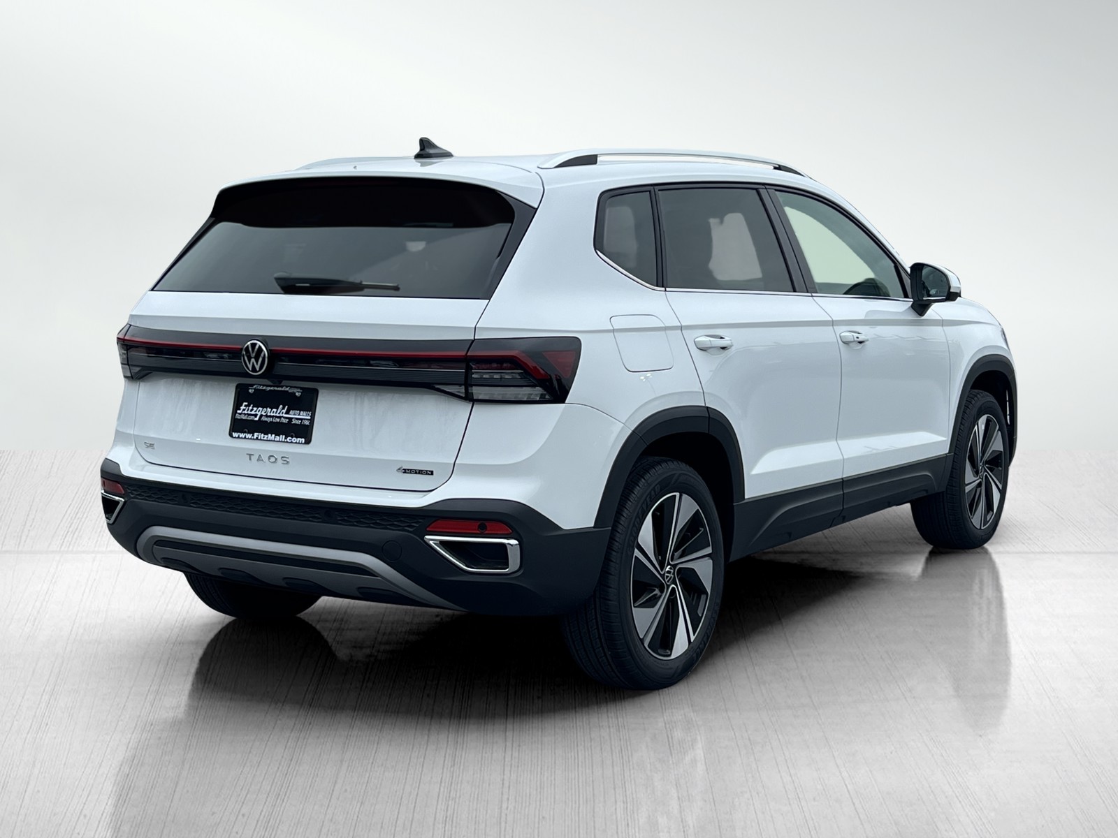 2025 Volkswagen Taos SE photo 7