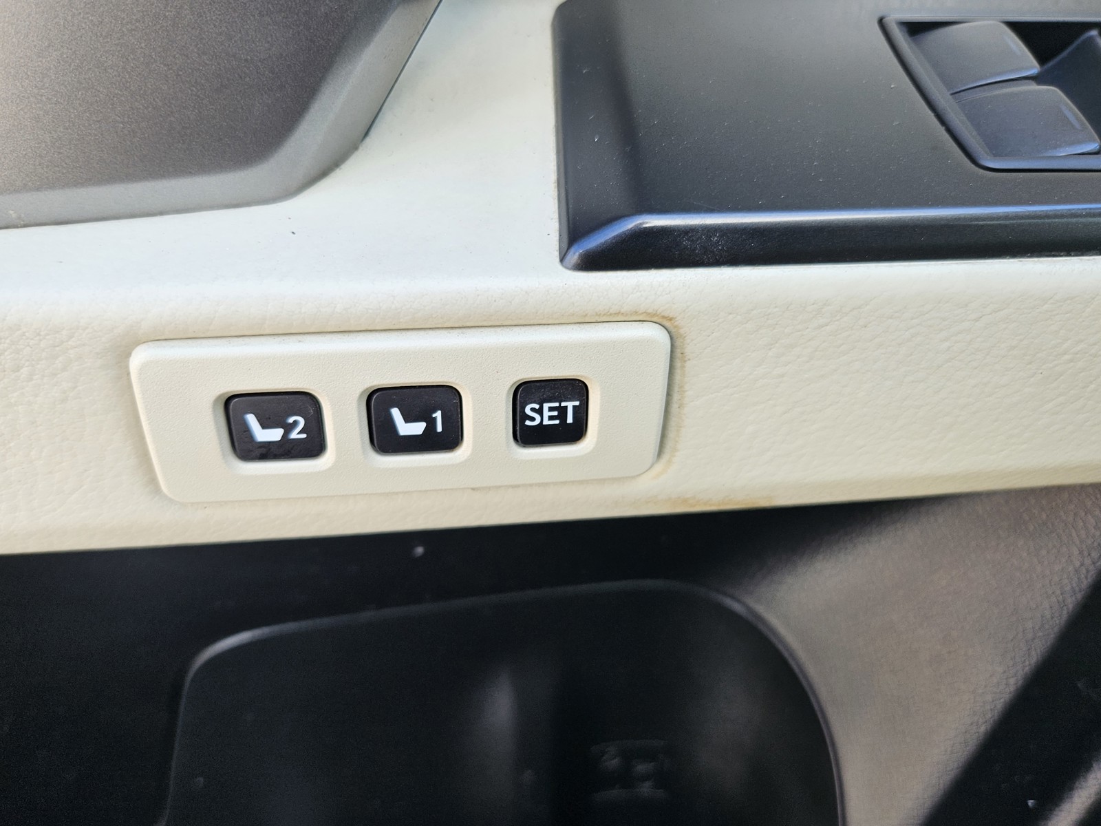 2022 Lexus GX - Photo 12