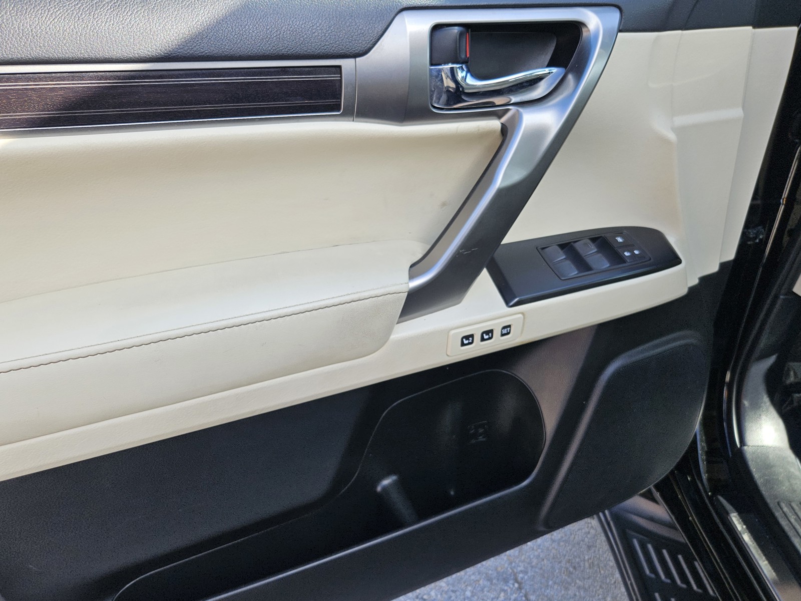 2022 Lexus GX - Photo 13