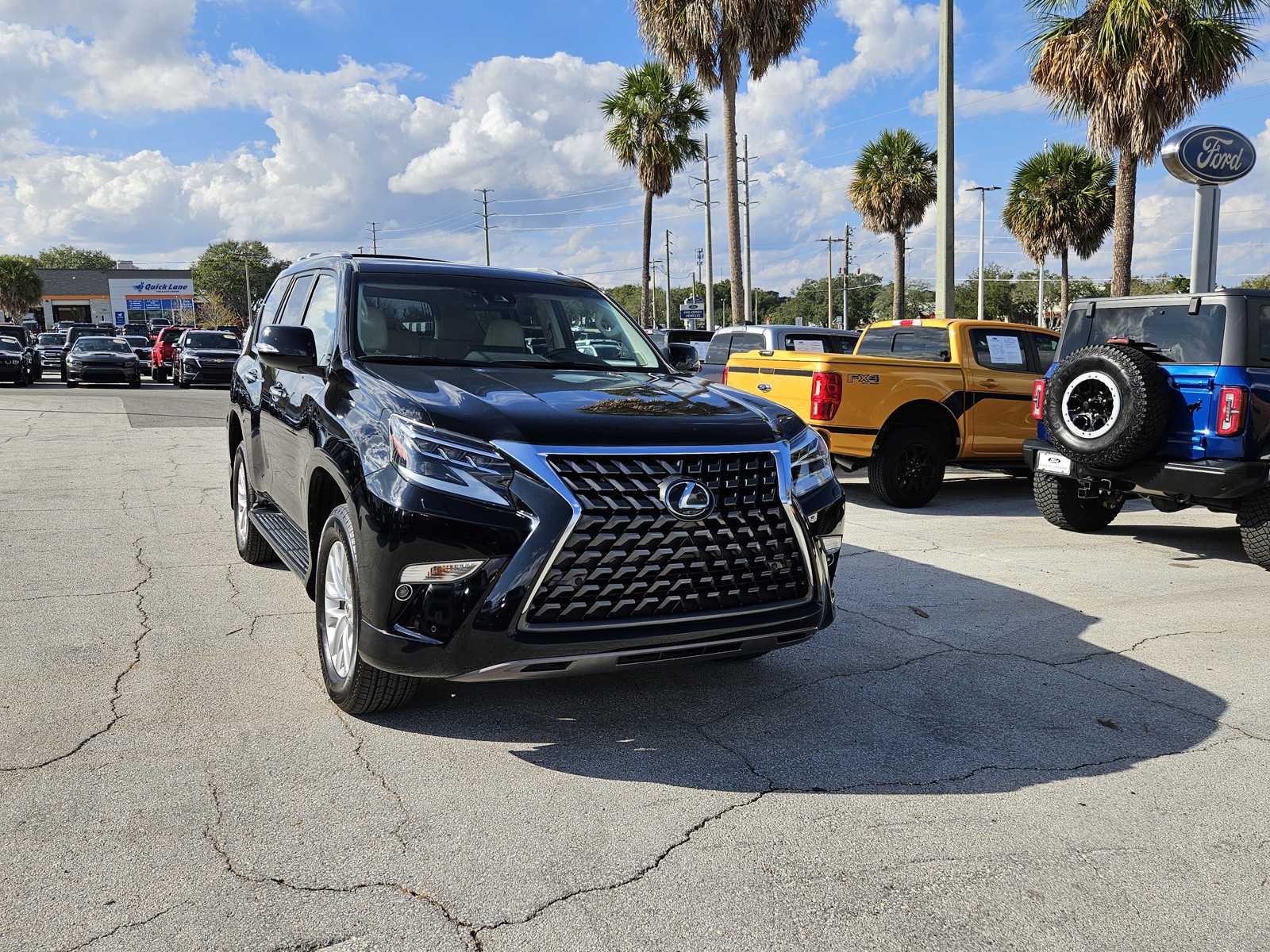 2022 Lexus GX - Photo 2