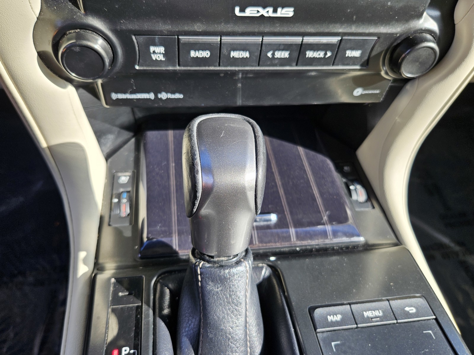 2022 Lexus GX - Photo 22