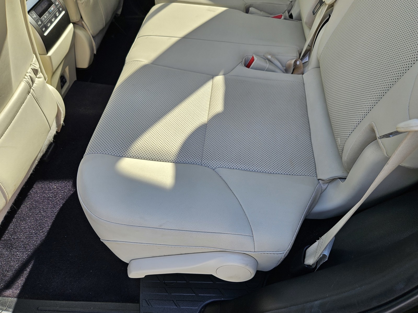 2022 Lexus GX - Photo 29