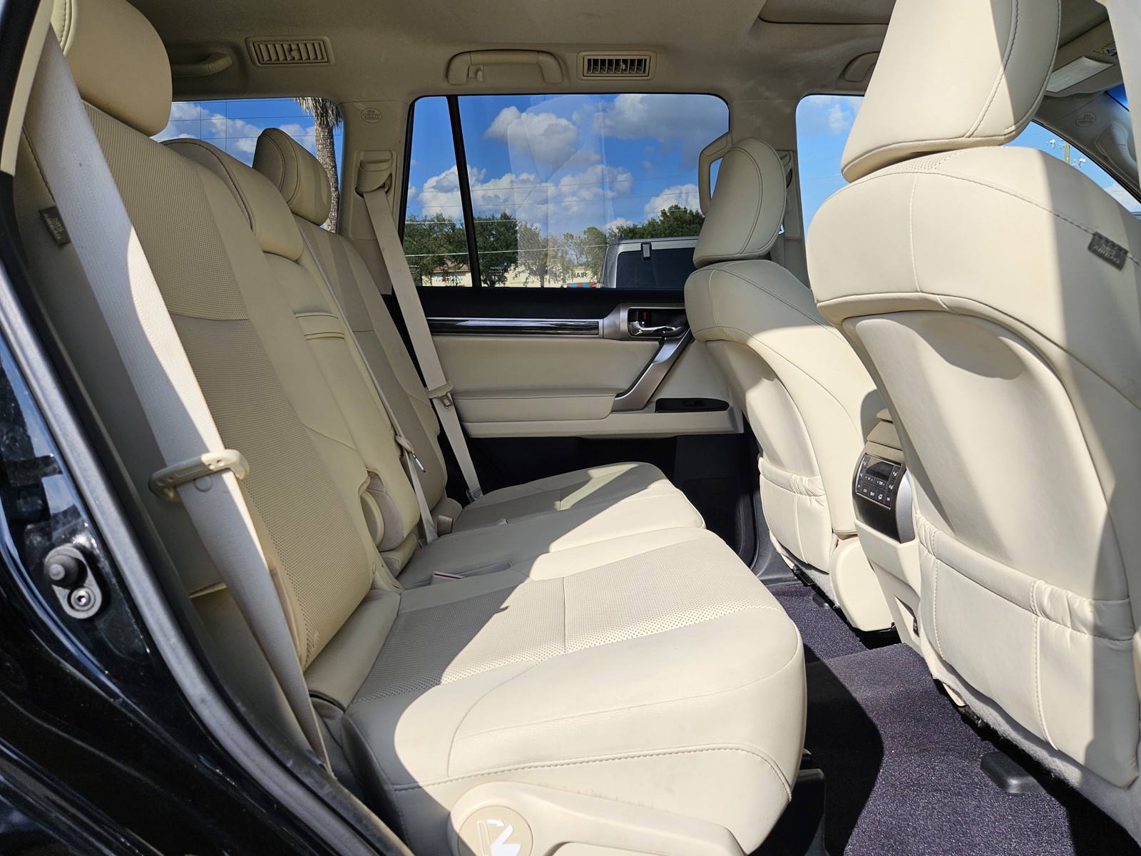 2022 Lexus GX - Photo 34
