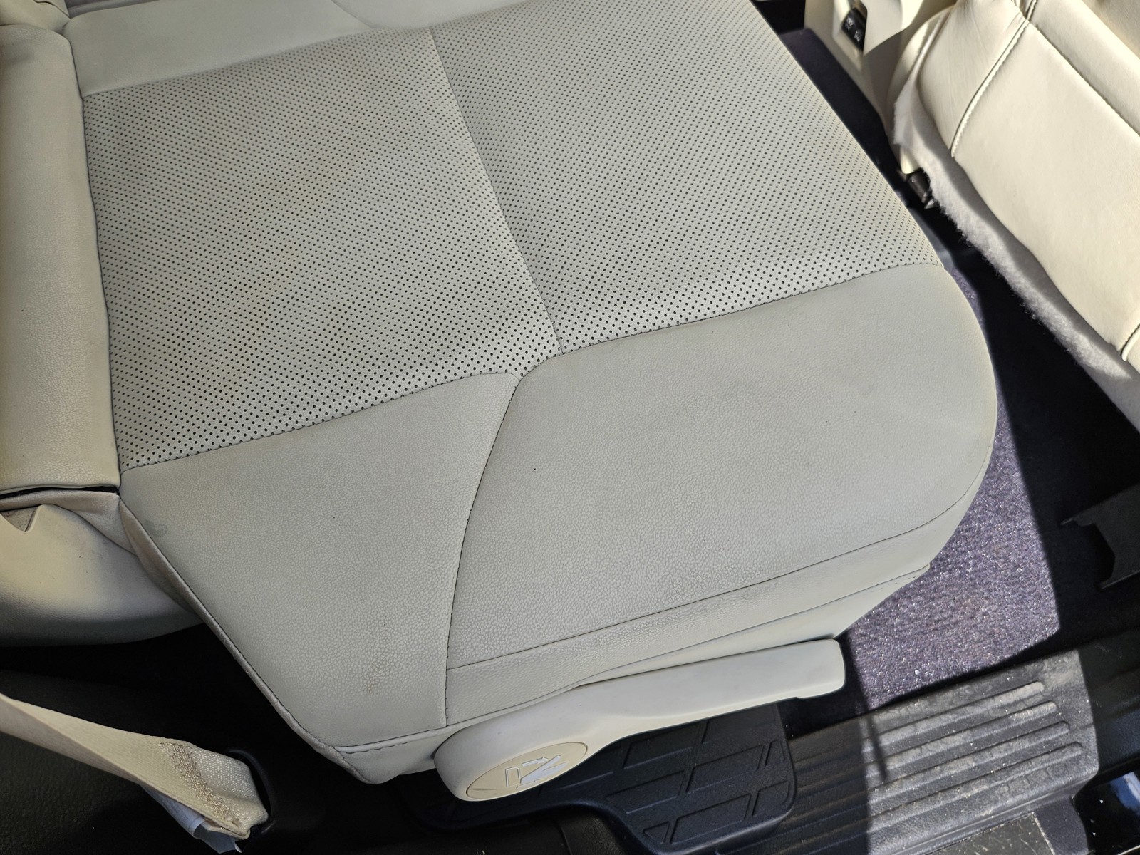 2022 Lexus GX - Photo 36