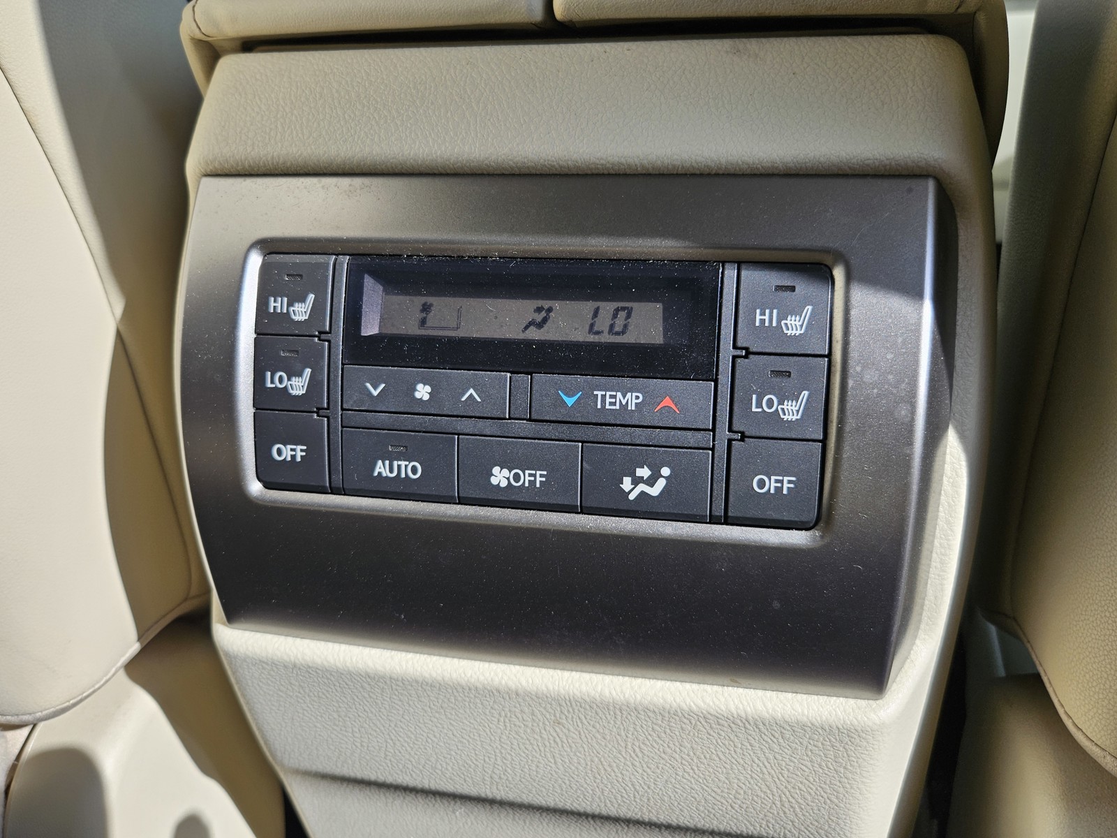 2022 Lexus GX - Photo 37