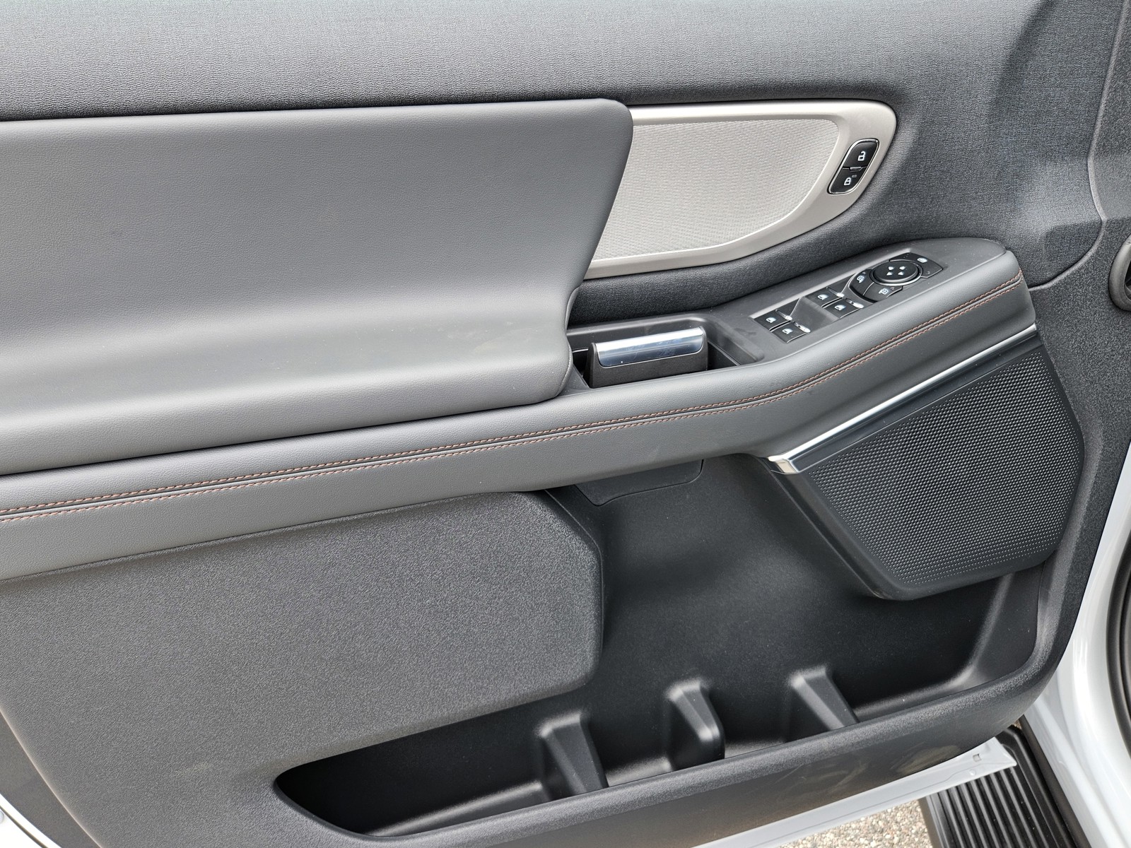 2025 Ford Expedition - Photo 12