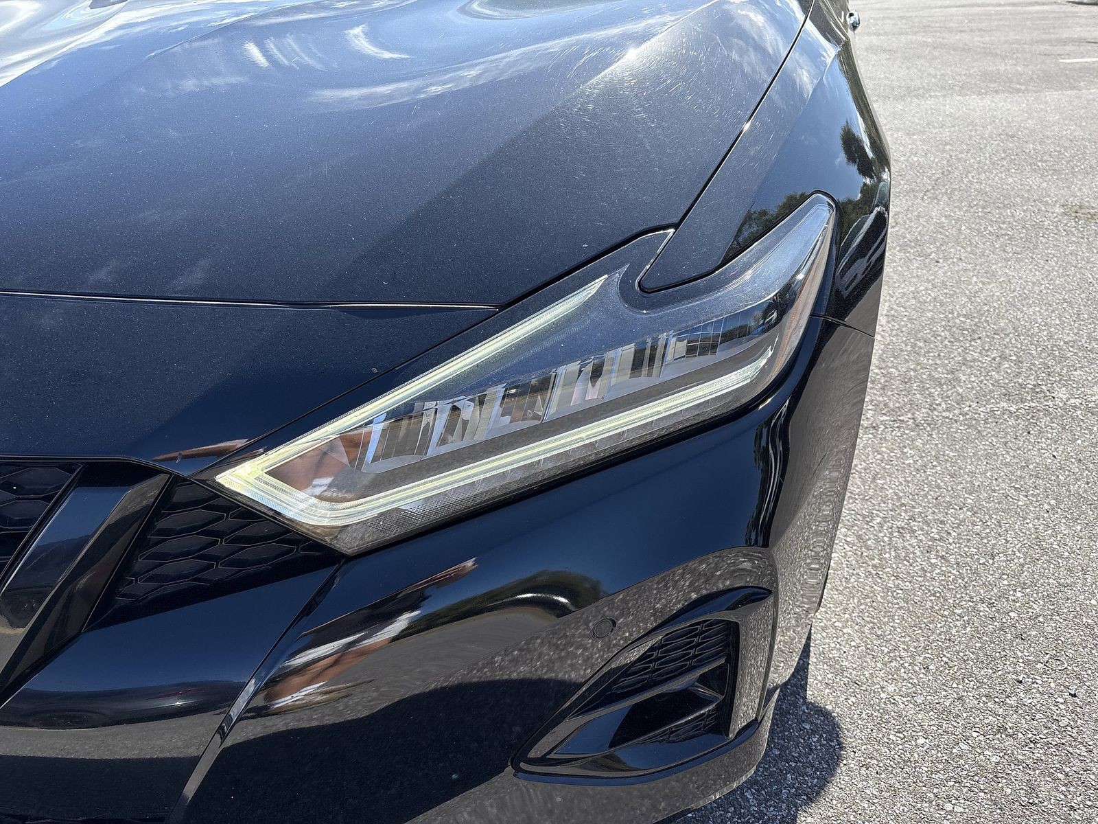 2023 Nissan Maxima - Photo 10
