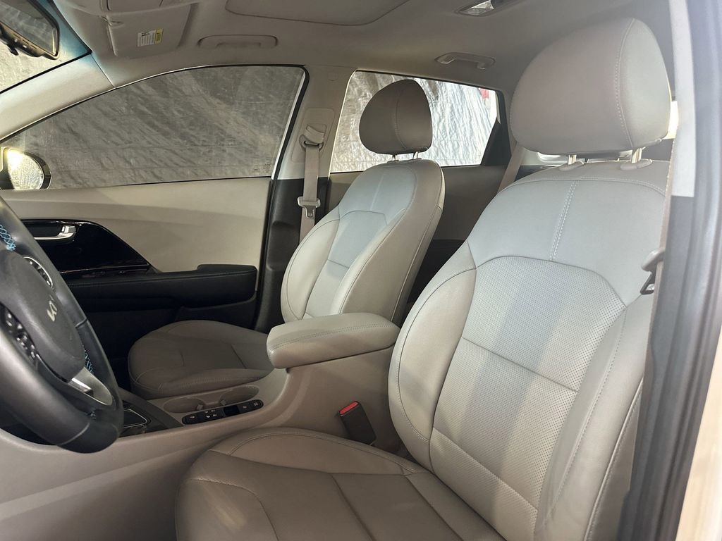 2022 Kia Niro - Photo 13