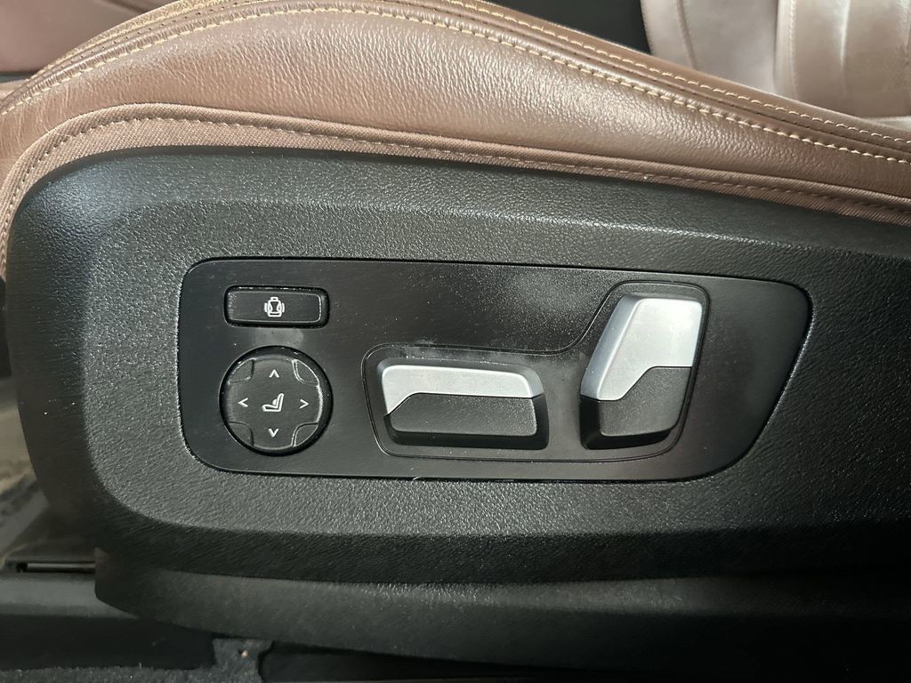 2021 BMW X6 - Photo 14