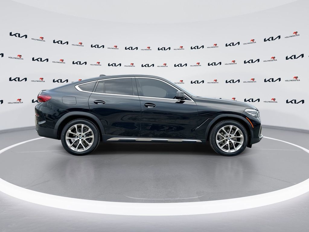 2021 BMW X6 - Photo 9