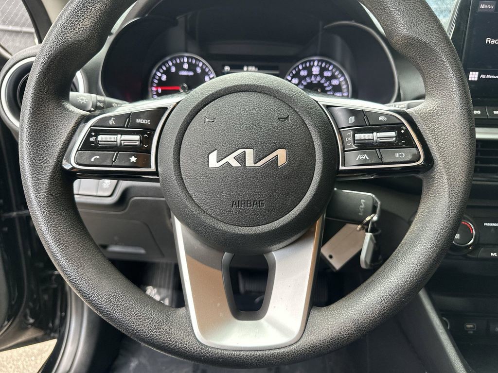 2024 Kia Forte - Photo 11