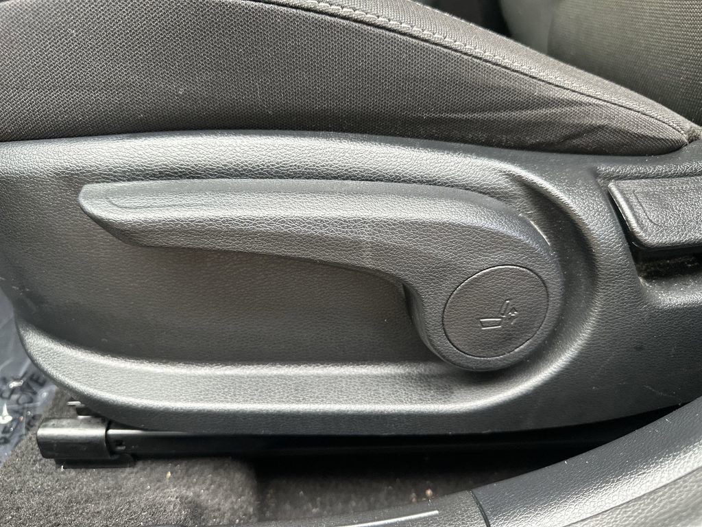 2024 Kia Forte - Photo 14