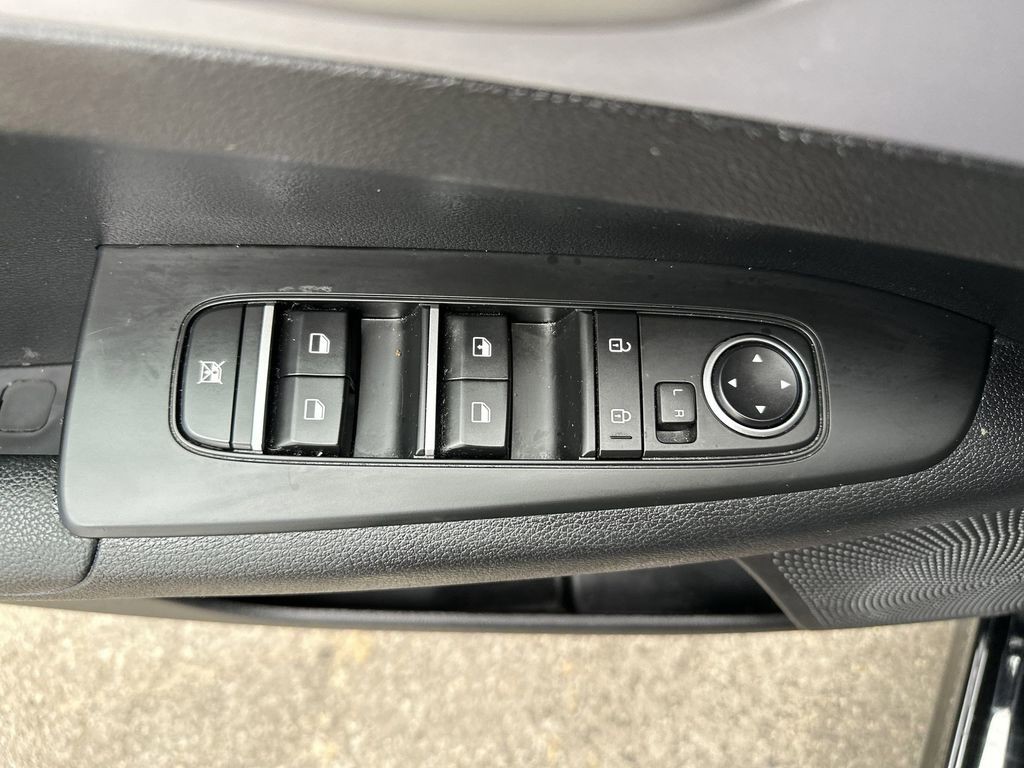 2024 Kia Forte - Photo 15