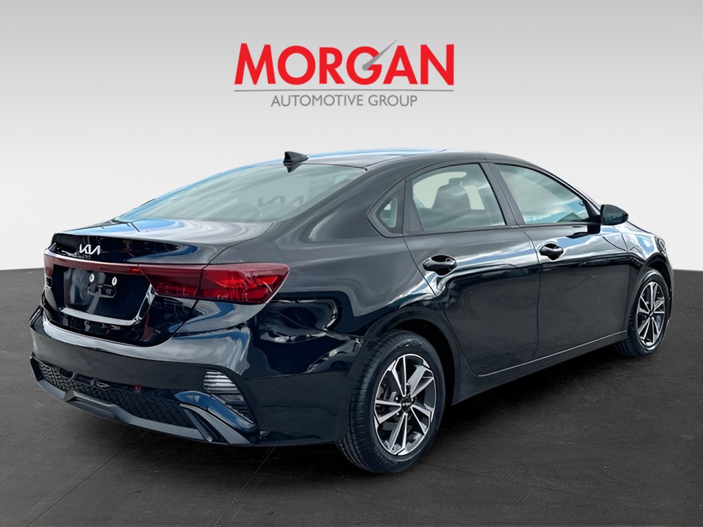 2024 Kia Forte - Photo 7