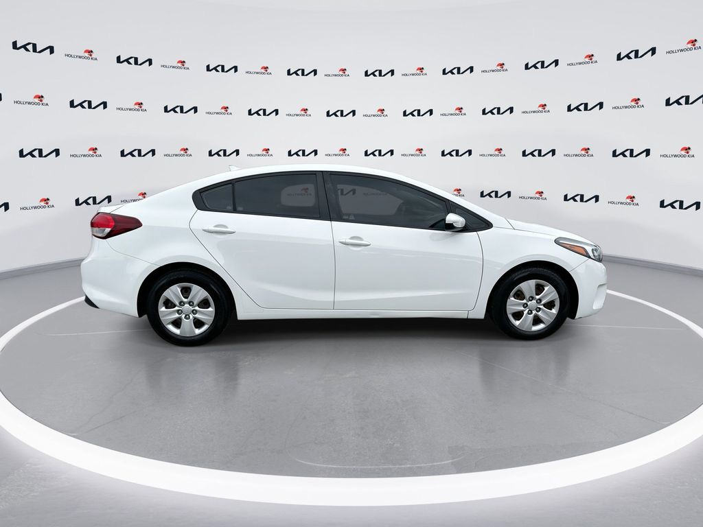 2018 Kia Forte - Photo 9