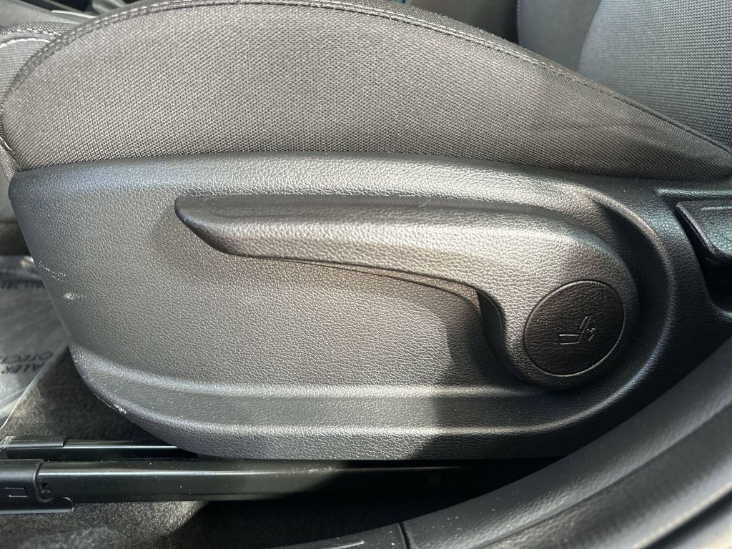 2023 Kia Forte - Photo 14