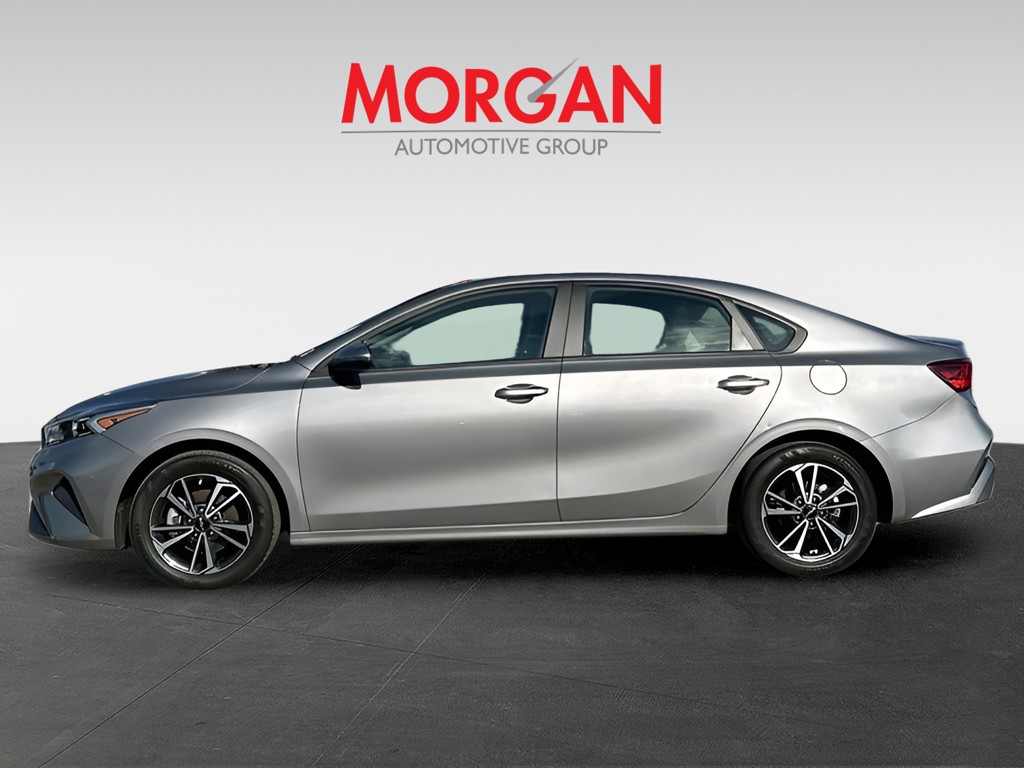 2023 Kia Forte - Photo 8