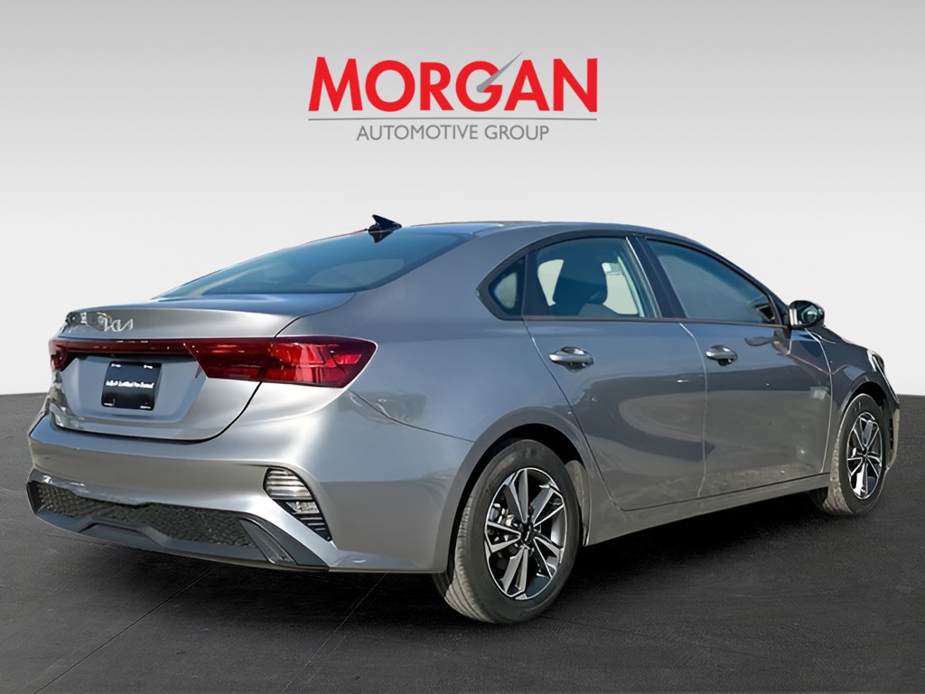 2023 Kia Forte - Photo 6