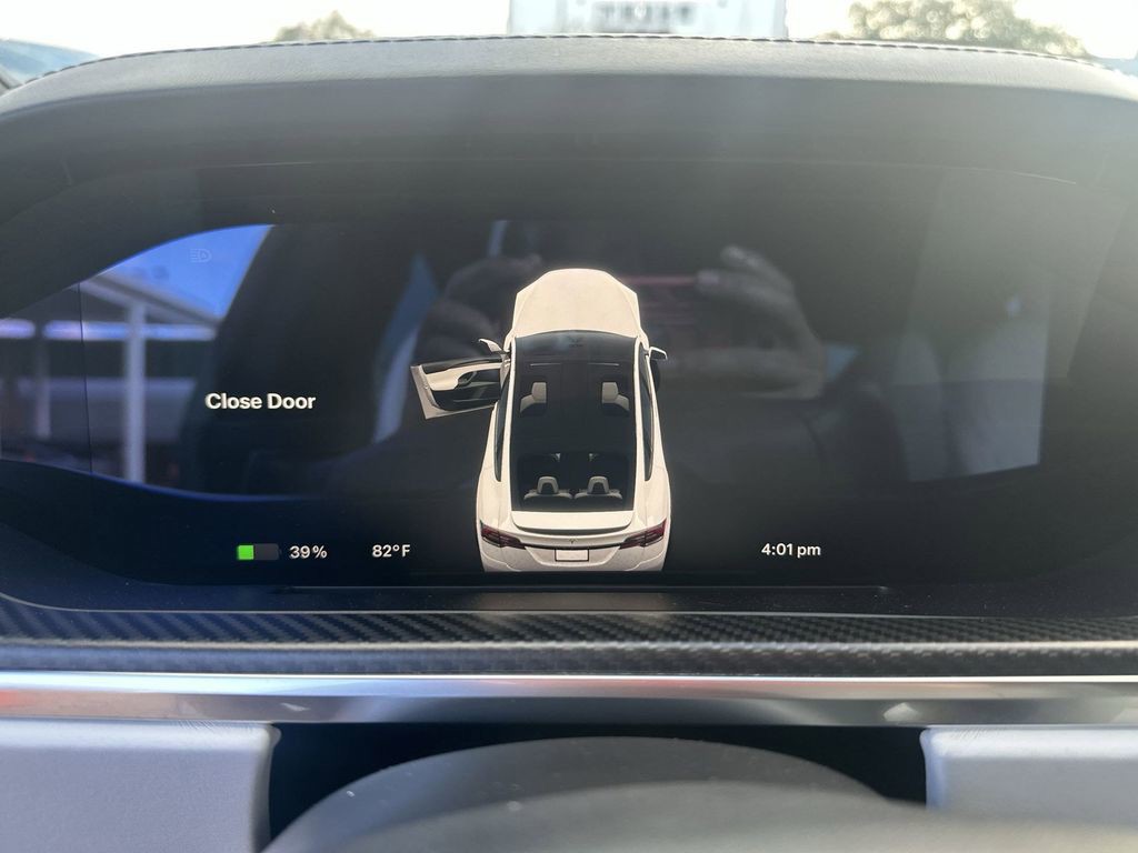2022 Tesla Model X - Photo 10