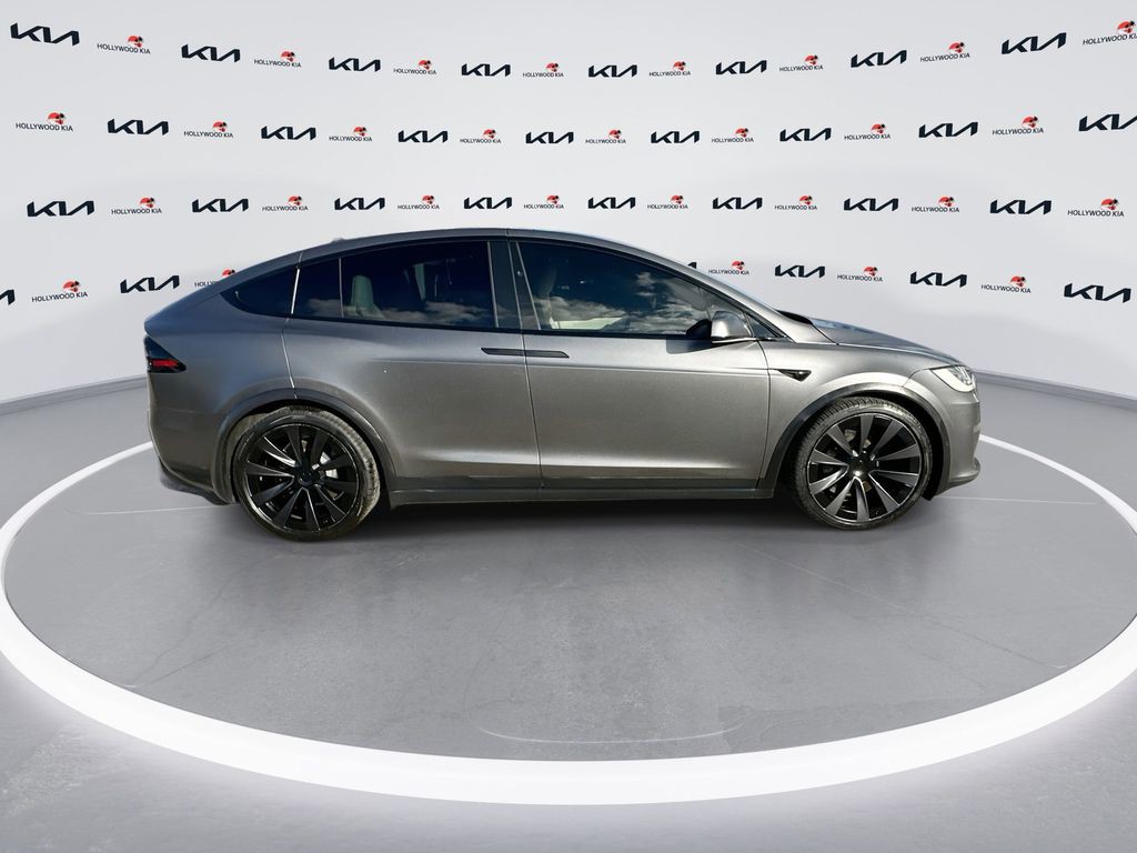 2022 Tesla Model X - Photo 9