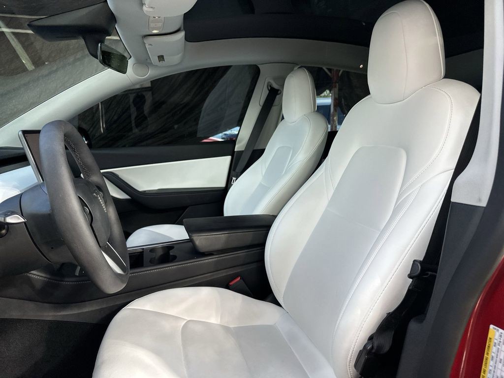 2022 Tesla Model Y - Photo 13