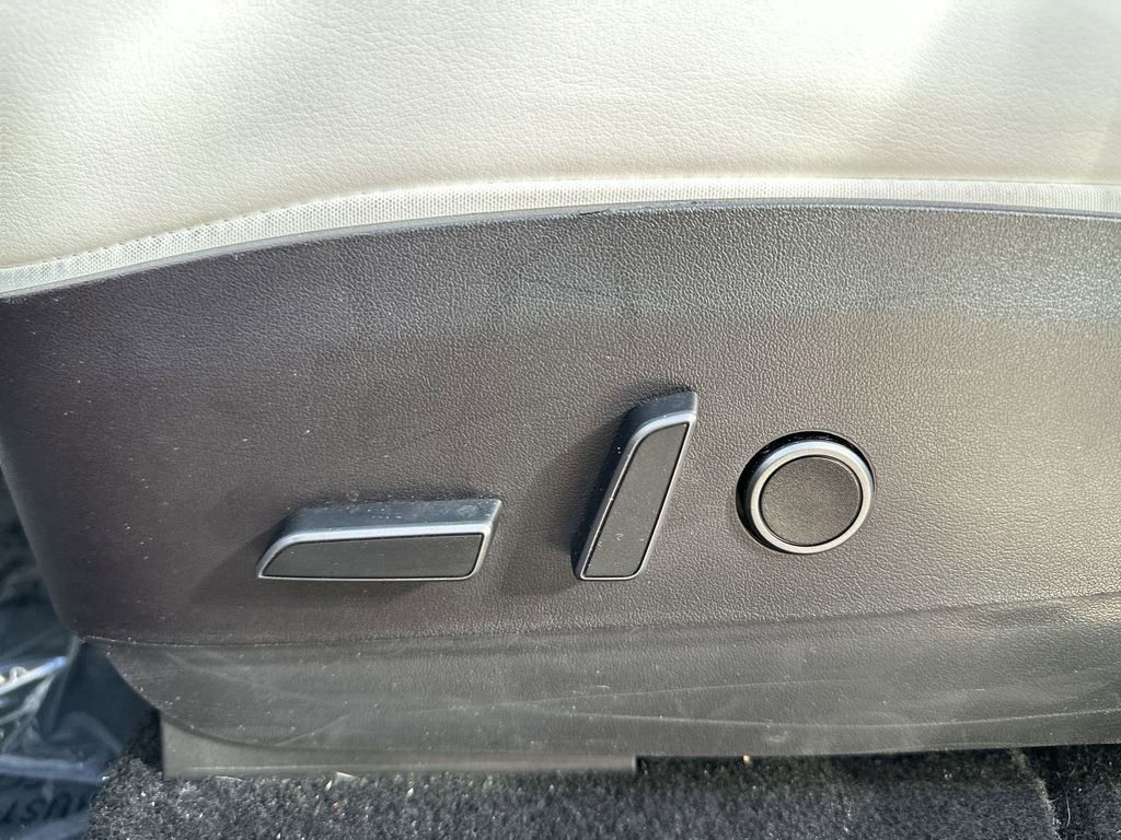 2022 Tesla Model Y - Photo 14