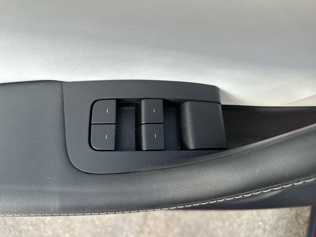 2022 Tesla Model Y - Photo 15