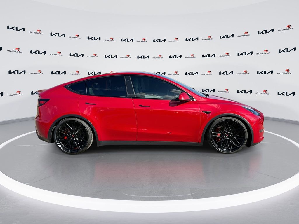 2022 Tesla Model Y - Photo 9
