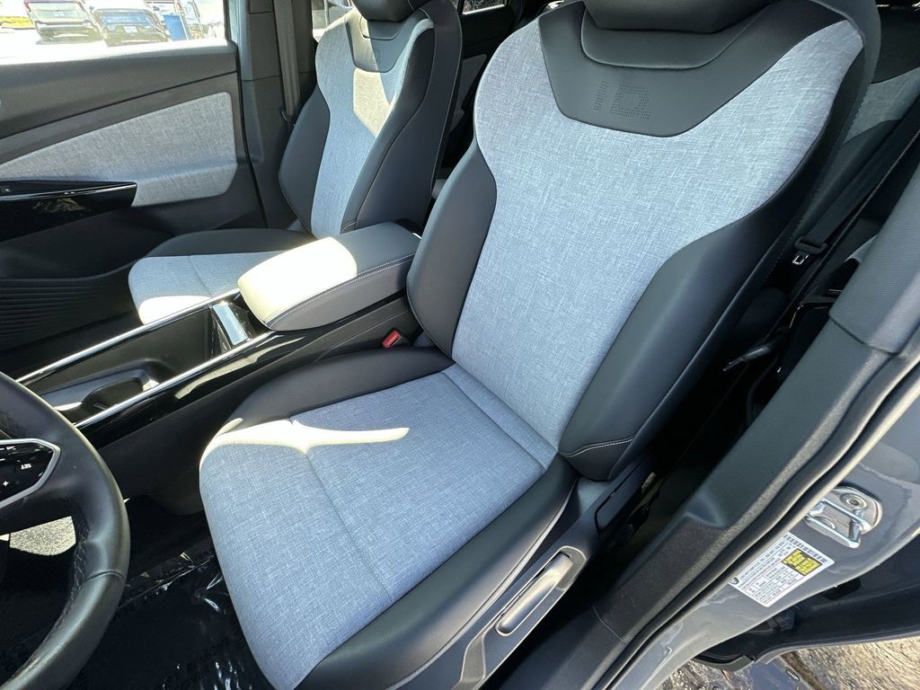 2025 Volkswagen ID.4 - Photo 13