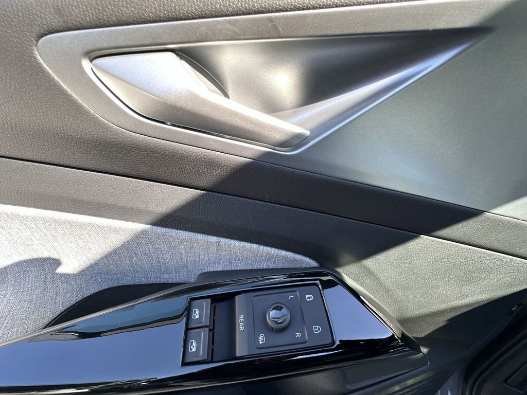 2025 Volkswagen ID.4 - Photo 15