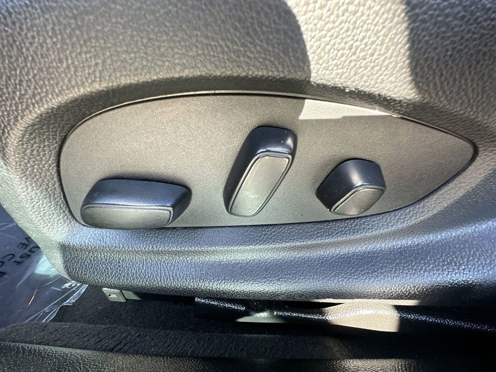 2020 Chevrolet Impala - Photo 14