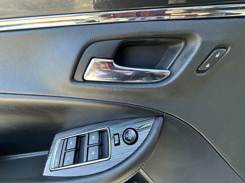 2020 Chevrolet Impala - Photo 15