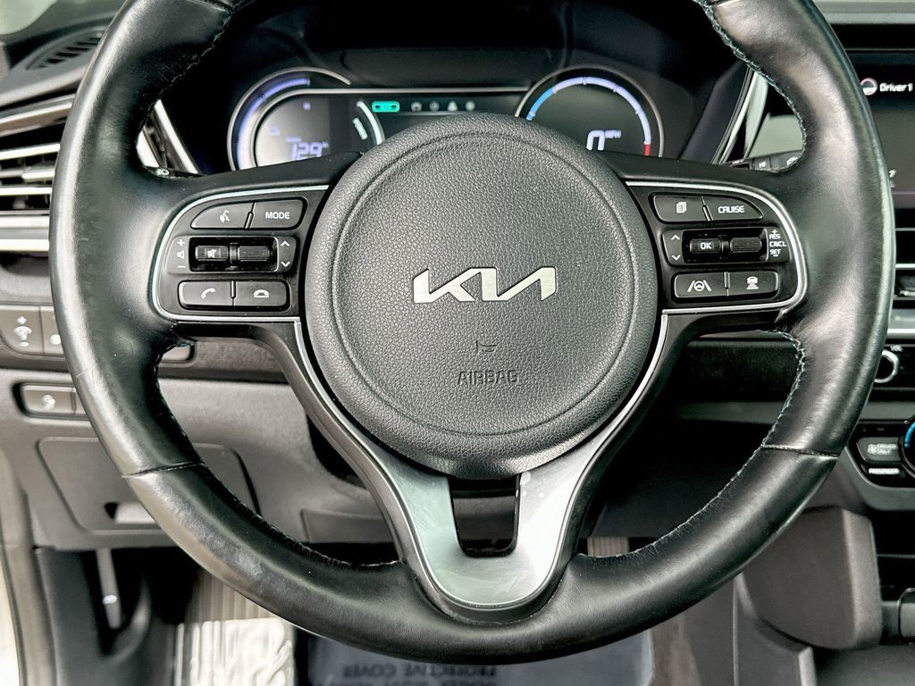 2022 Kia Niro EV - Photo 11
