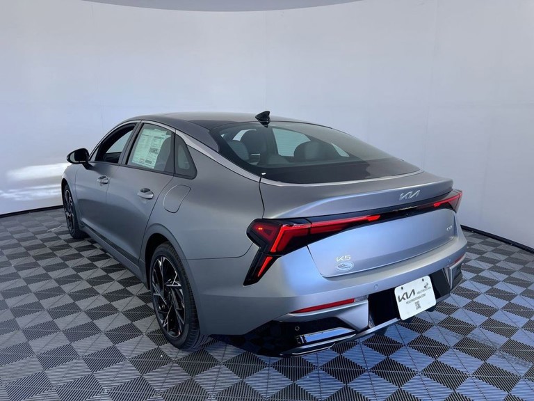 2026 Kia K5 - Photo 6