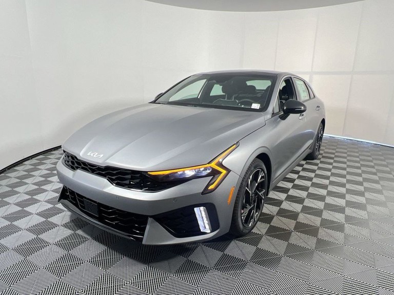 2026 Kia K5 - Photo 2