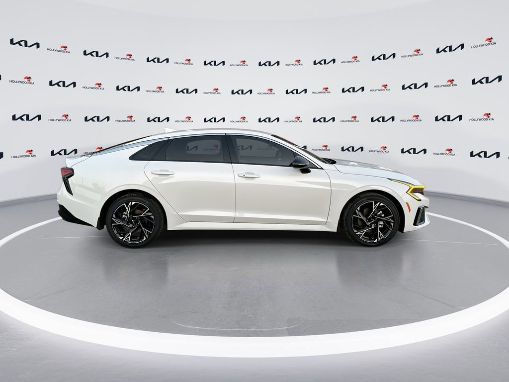 2026 Kia K5 - Photo 9