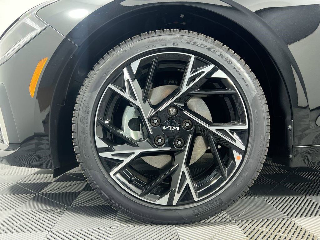 2026 Kia K5 - Photo 10