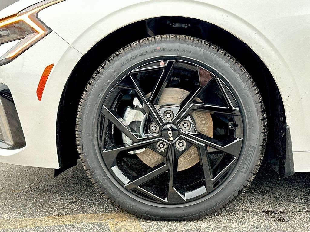 2026 Kia K5 - Photo 11