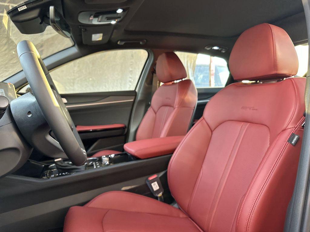 2026 Kia K5 - Photo 15