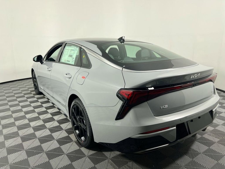 2026 Kia K5 - Photo 7
