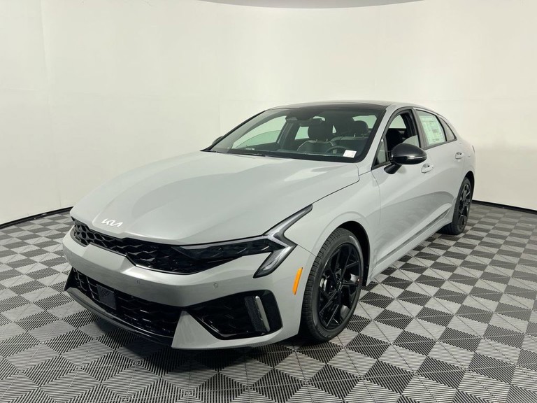 2026 Kia K5 - Photo 2
