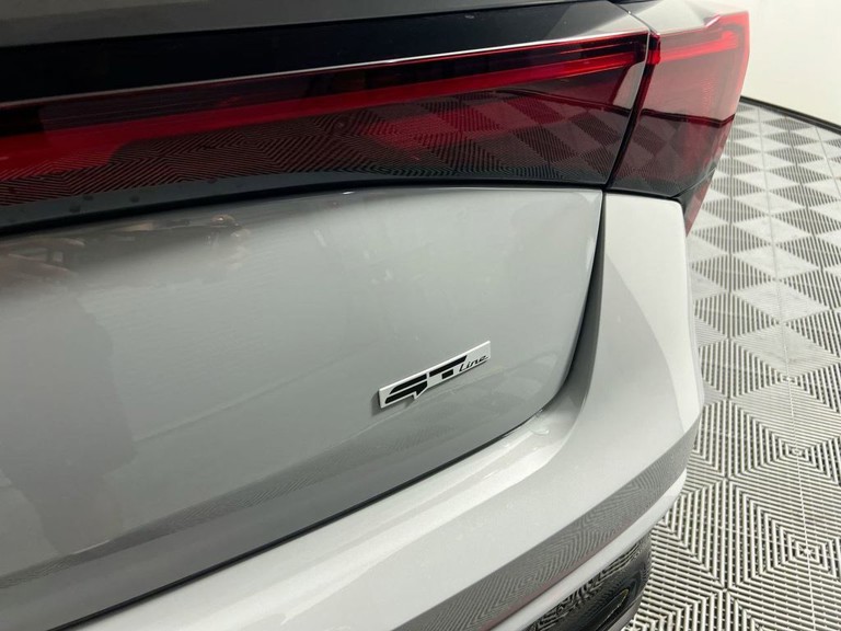 2026 Kia K5 - Photo 13