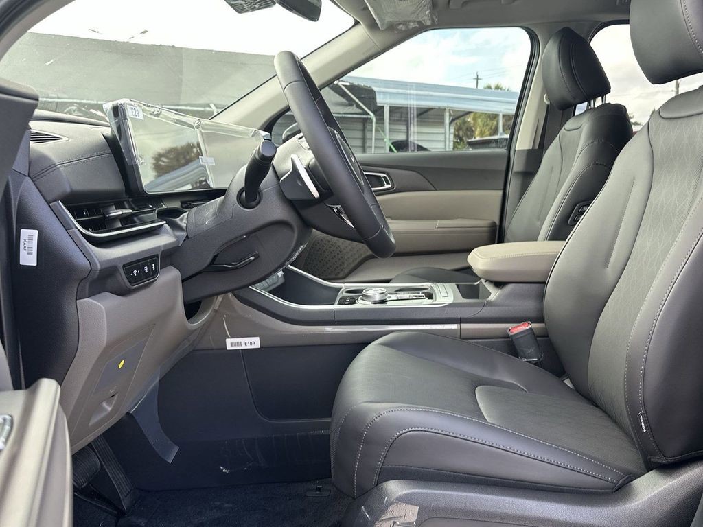 2026 Kia Carnival Hybrid - Photo 15