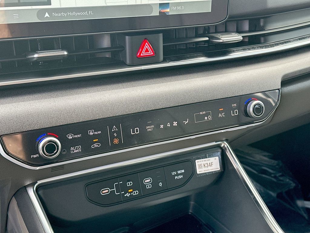 2026 Kia Carnival Hybrid - Photo 18