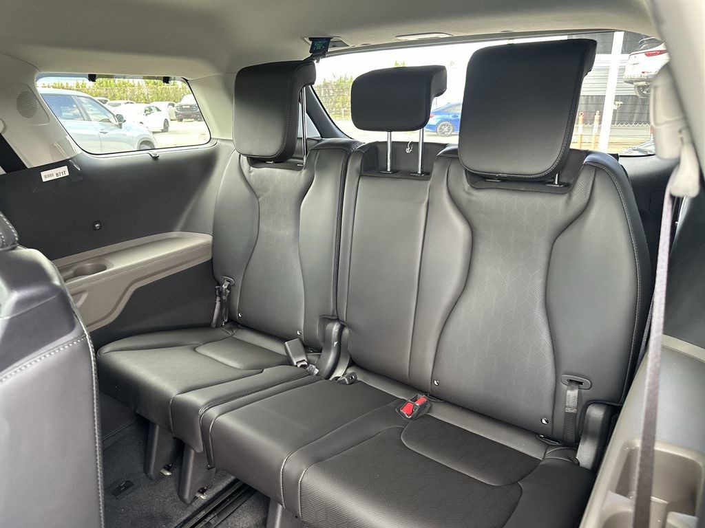 2026 Kia Carnival Hybrid - Photo 25