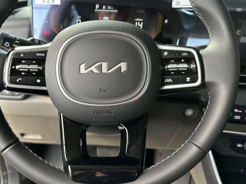 2026 Kia Carnival Hybrid - Photo 13