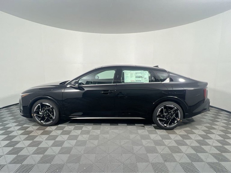 2025 Kia K4 - Photo 15