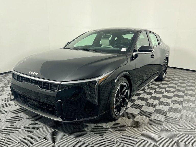 2025 Kia K4 - Photo 3