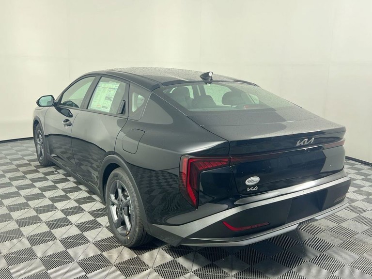 2025 Kia K4 - Photo 7