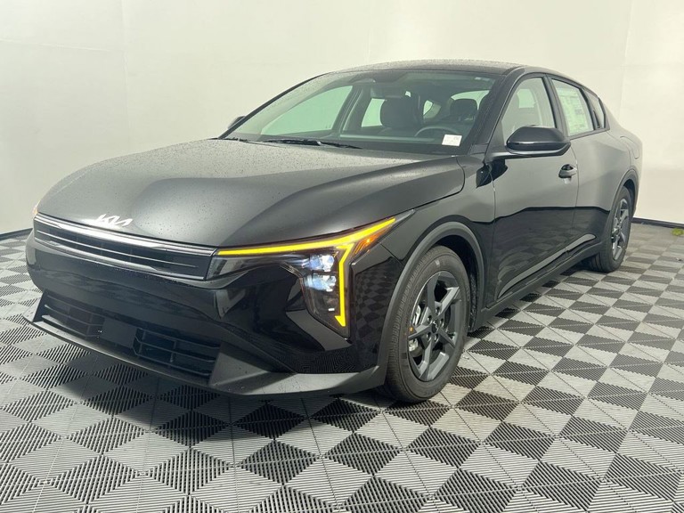 2025 Kia K4 - Photo 2